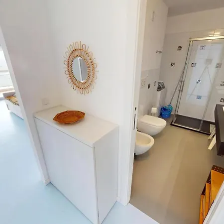 120n - Joli 2p Climatise Avec Terrasse Et Parking Prive
